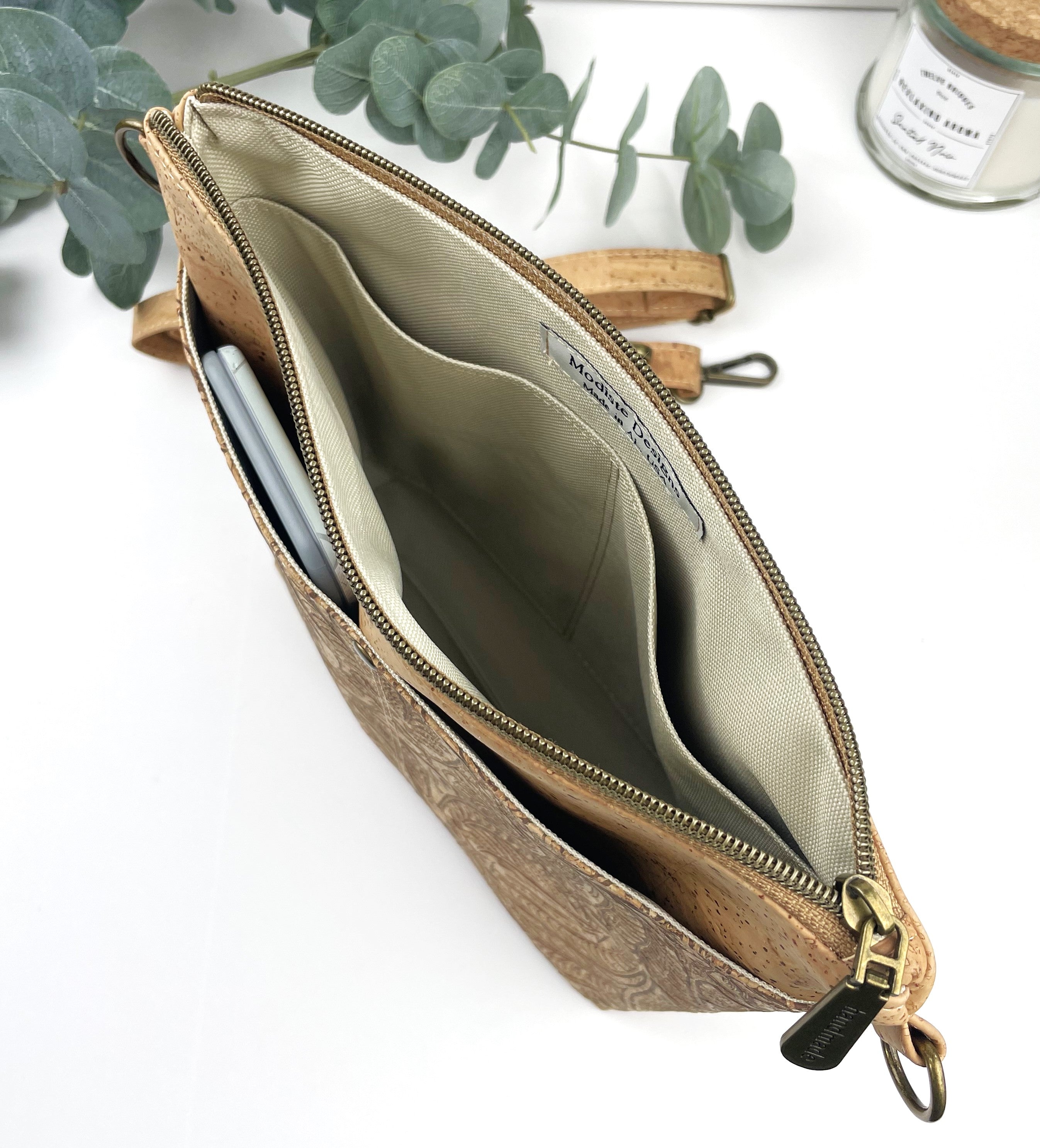 Alison - Embossed Cork