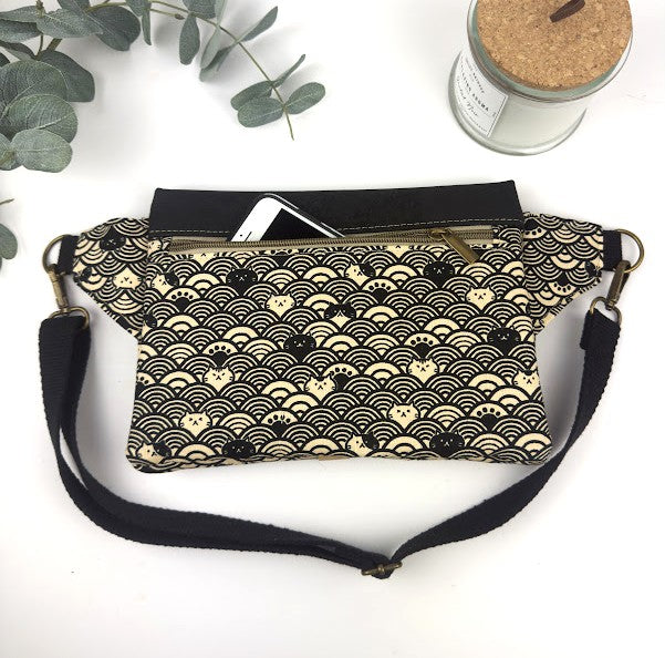 Haralson Hip Bag - Black Cats in Waves